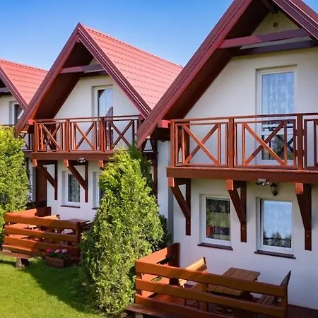بيت للعطل Two-story Homes With Terraces, Playground