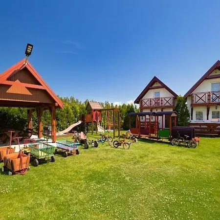 Two-story Homes With Terraces, Playground Nyaraló