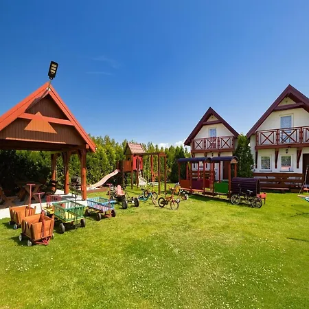 Two-story Homes With Terraces, Playground בית נופש מיילנו
